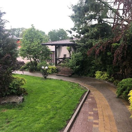 Міні-Готель "Еко" Kamianets-Podilskyi Exterior foto